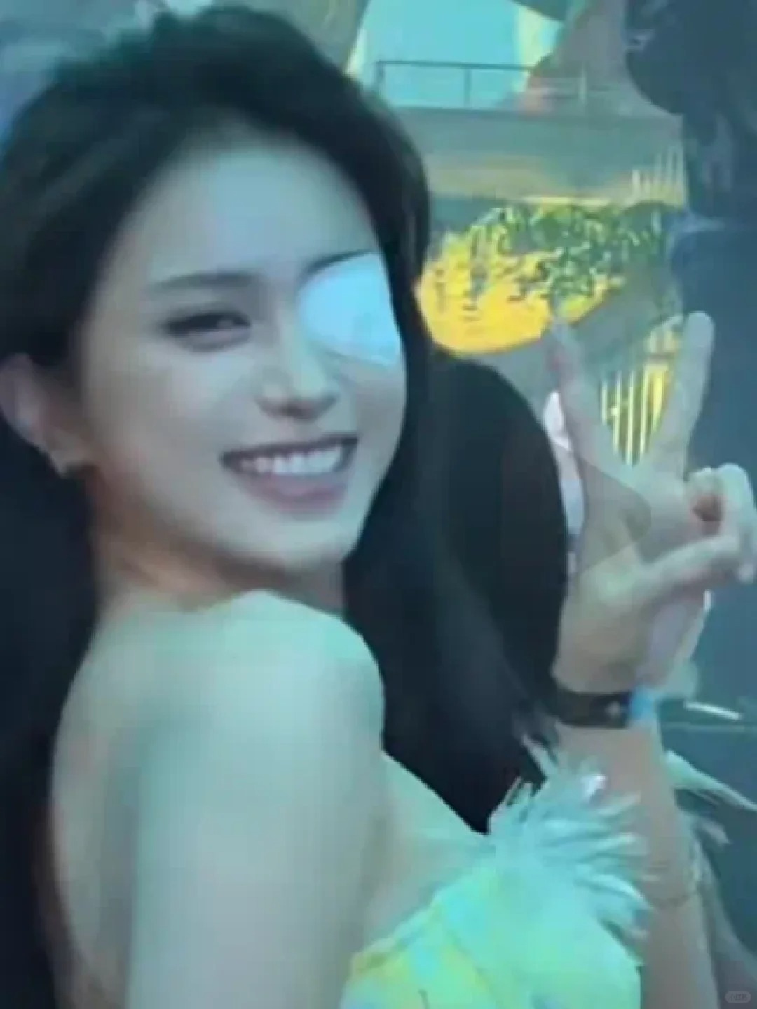 继易梦玲之后，她也要进军娱乐圈了吗？
在朴宰范演唱会凭美貌出圈的蒲言延也要进军娱