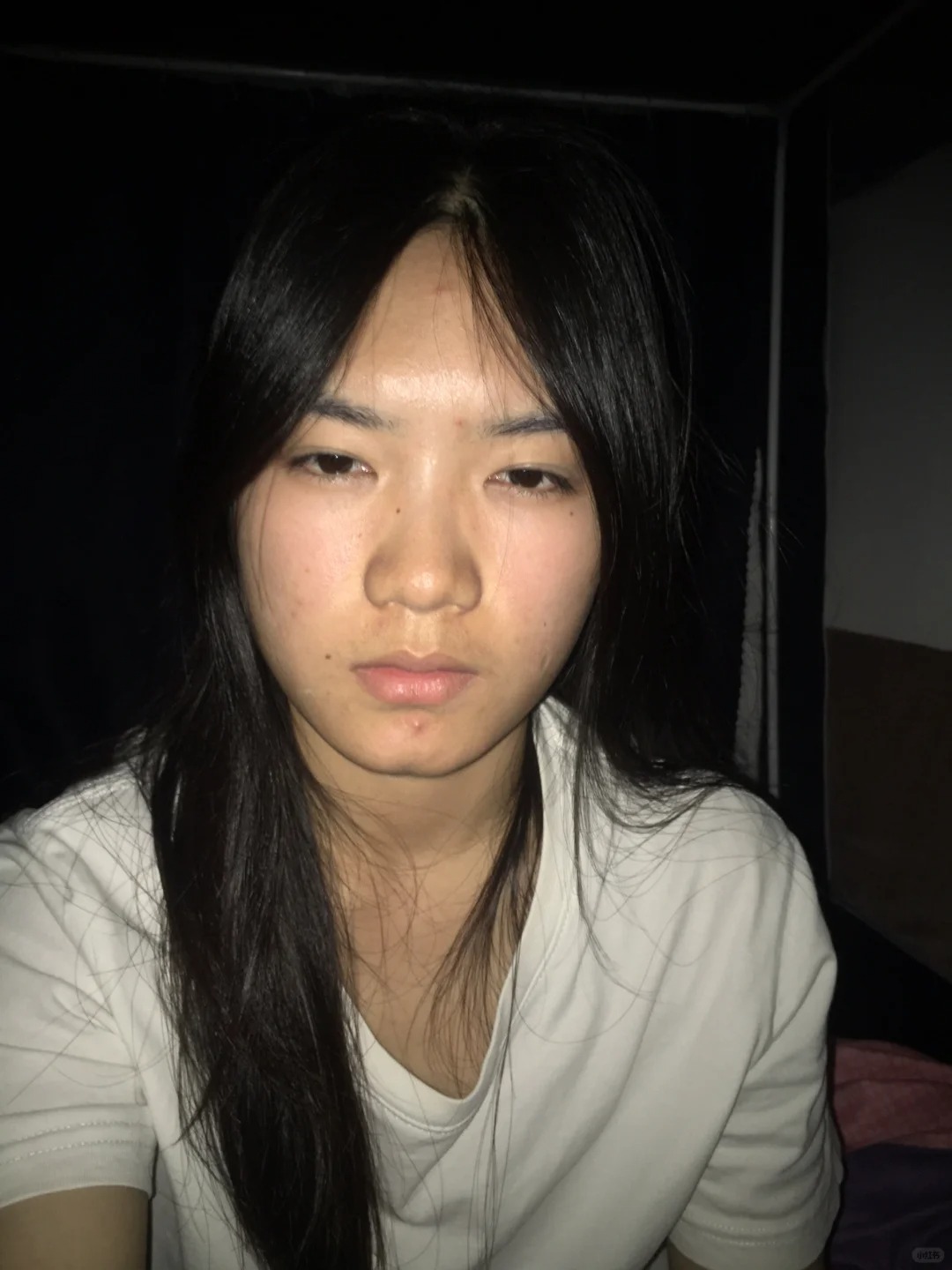家人们求改造‼️
我适合什么妆容 什么风格 还有就是做有点不对称怎么改正 左右脸