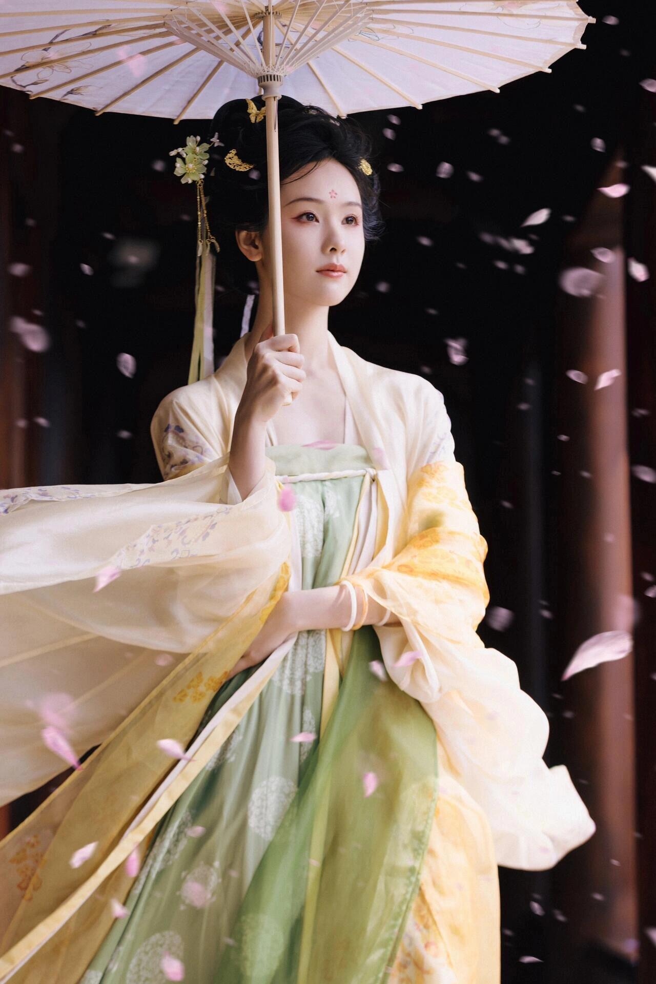 陈都灵｜今日份美女