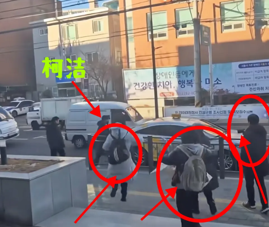 韩国人真厉害了啊！

这是柯洁暴怒离开的真实一幕，他打开门走出去，叫了车，然后看
