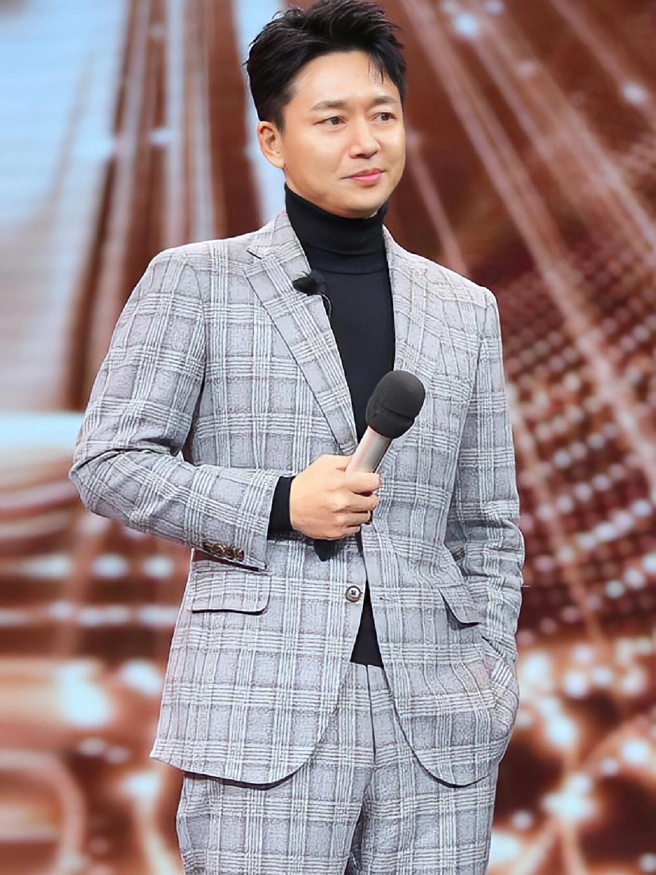 叔圈顶流男神刘奕君