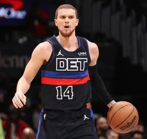 就在今天，NBA赛场上又多了一位得分50＋的球员，活塞球员马拉奇-弗林在对战老鹰