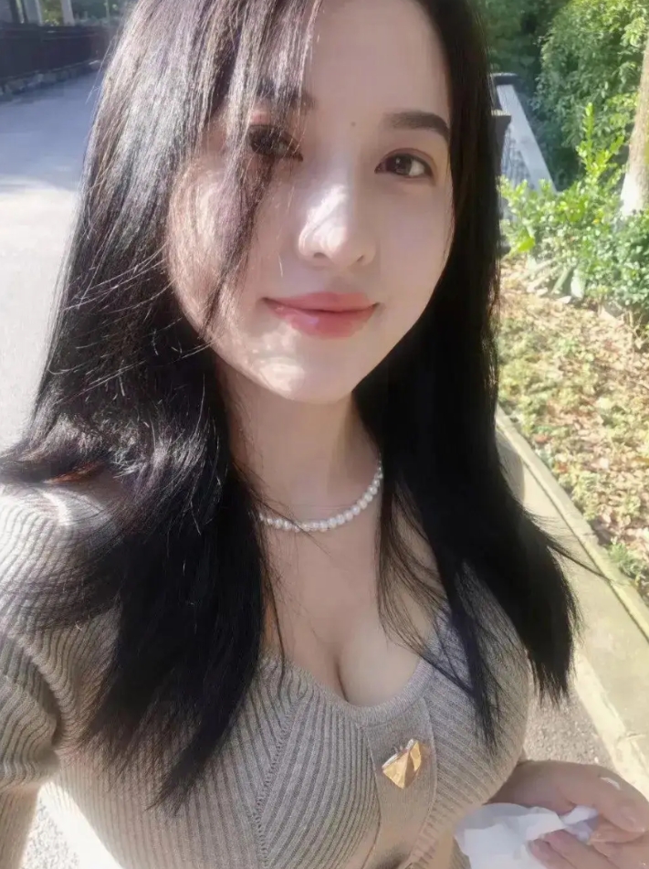 美人痣长在哪里，考考你的眼神