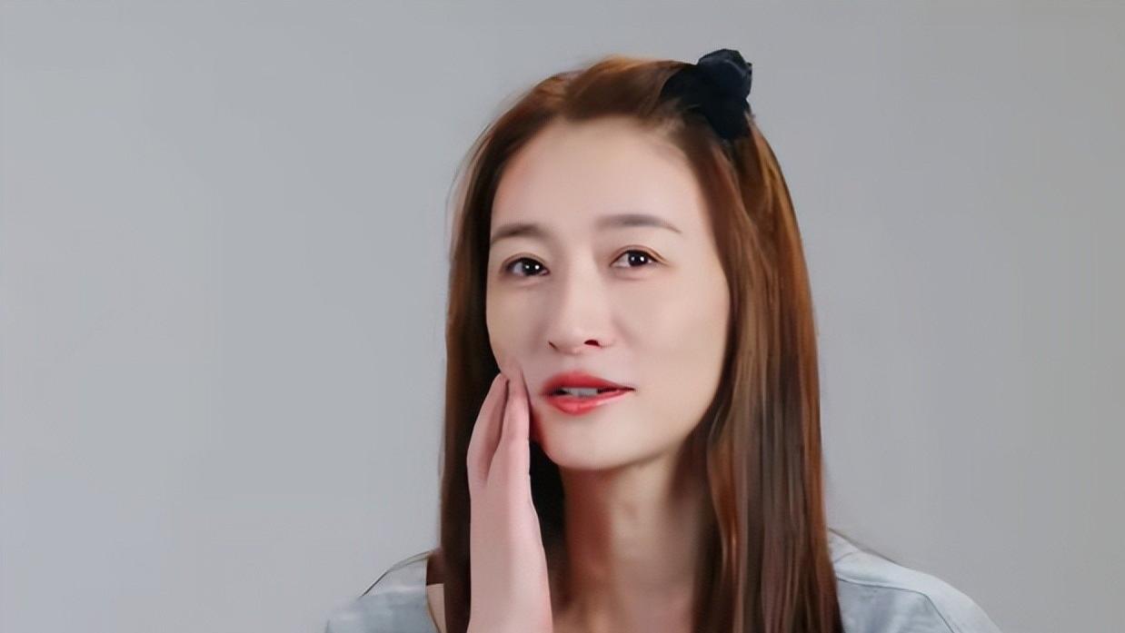洪晃拒绝了节目的邀约，这位陈凯歌的前妻太不一样了