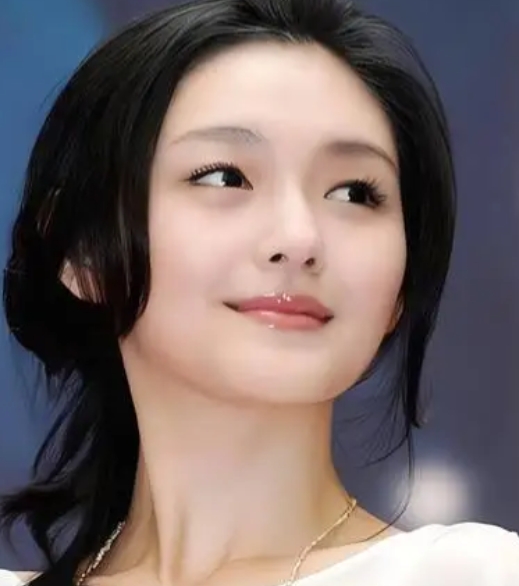 大S离世传闻引热议，遗产分配成焦点
近日，一则令人震惊的消息在网络上迅速传播：中