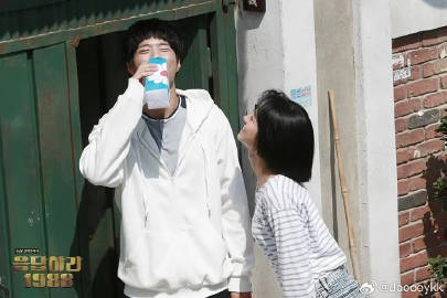 德善啊 你会遇到明目张胆偏爱你的阿泽的 ​