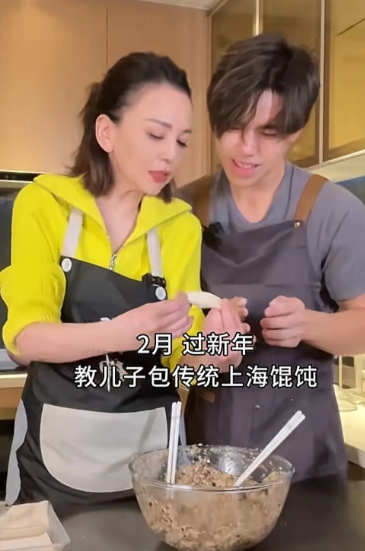 雪姨不是没有结婚吗？怎么会有这么的儿子呢？
看雪姨带着儿子出来拍写真，和儿子一起
