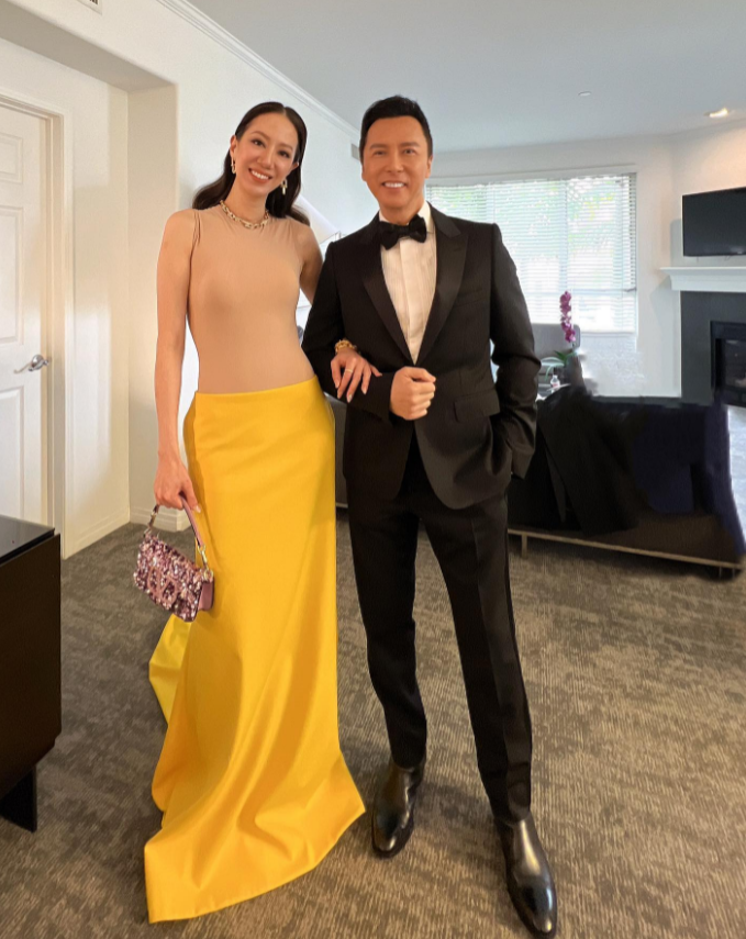 香港著名武打巨星甄子丹和老婆合照，他老婆长得很旺夫，这对夫妻一直都这么恩爱