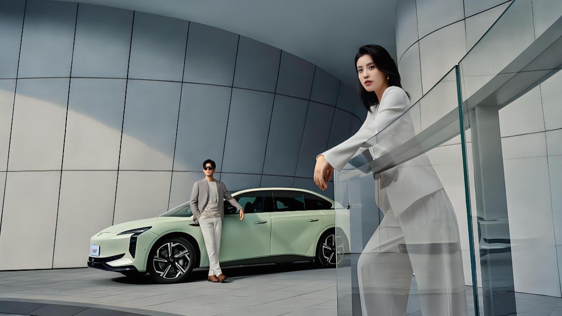 国产新能源车的黑马？揭秘红旗EH7的竞争实力。