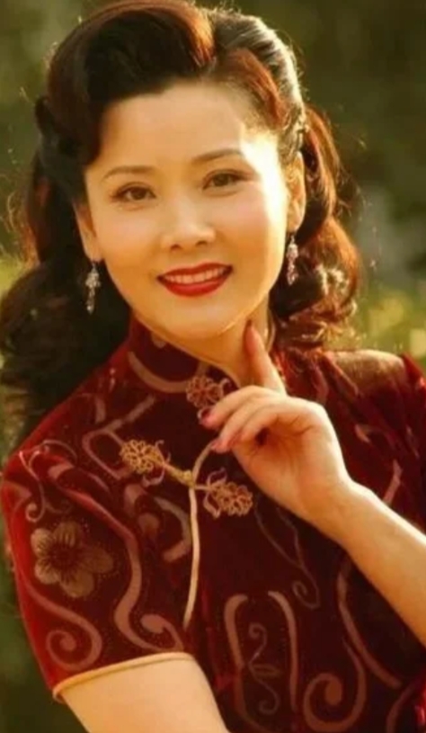 何赛飞：越剧到影视，才华征服荧屏
