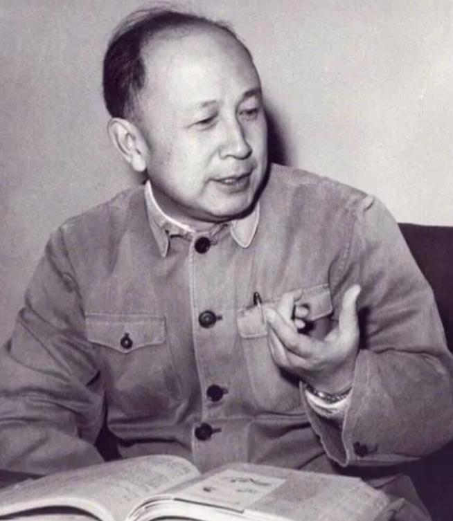 1964年，一个知青在看钱学森的论文时，发现方程推导错了，就给钱学森写信，谁知钱