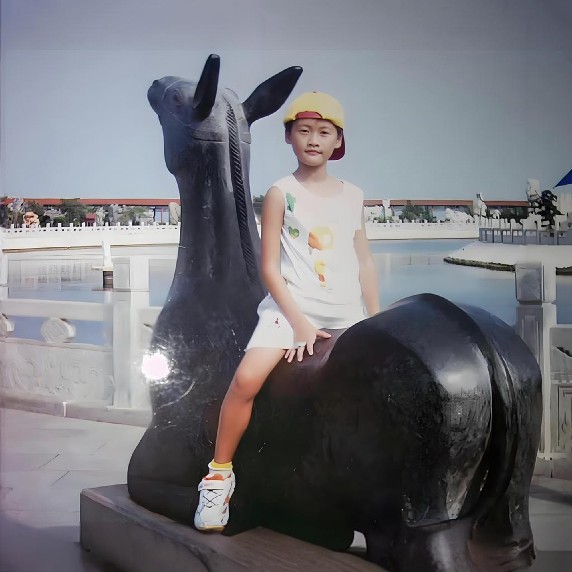 何冰娇，用西班牙徽章传递体育之爱
何冰娇，我爱你，你带着西班牙徽章领奖致敬对手，