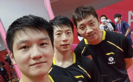 德国好几家俱乐部找到了刘国梁：“我们想签中国的运动员。”刘国梁问想签谁，对方说了