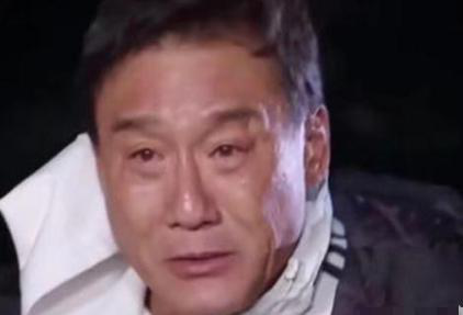 
 
 
梁家辉这个名字，大家都不陌生。八九十年代的香港影坛，他凭实力坐稳了“影