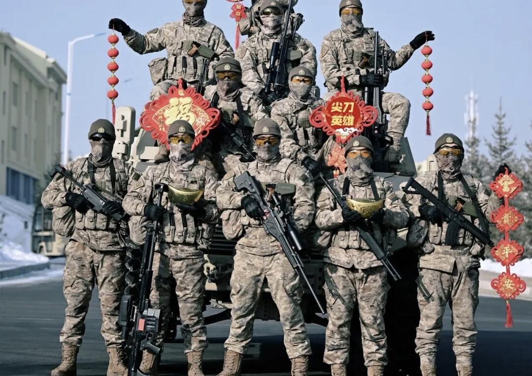 突然感觉不土了！
一眼精锐！纵享丝滑，以德服人！武德也是德。