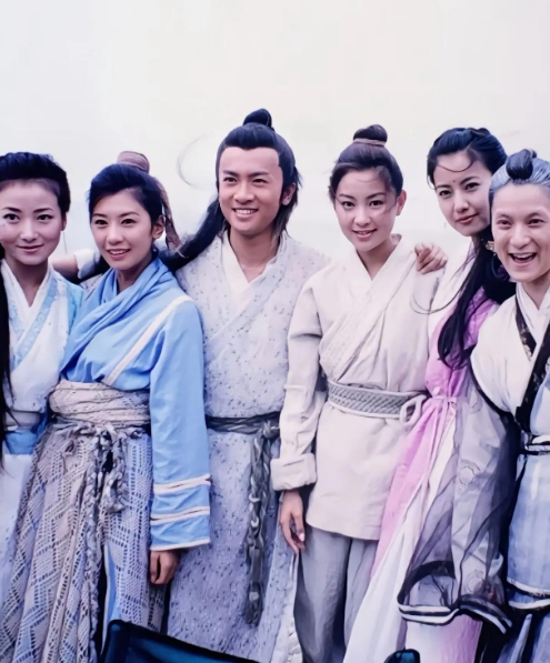 陈紫函曾经可是不少人心中的女神，颜值出众，角色也令人印象深刻。可如今 49 岁的