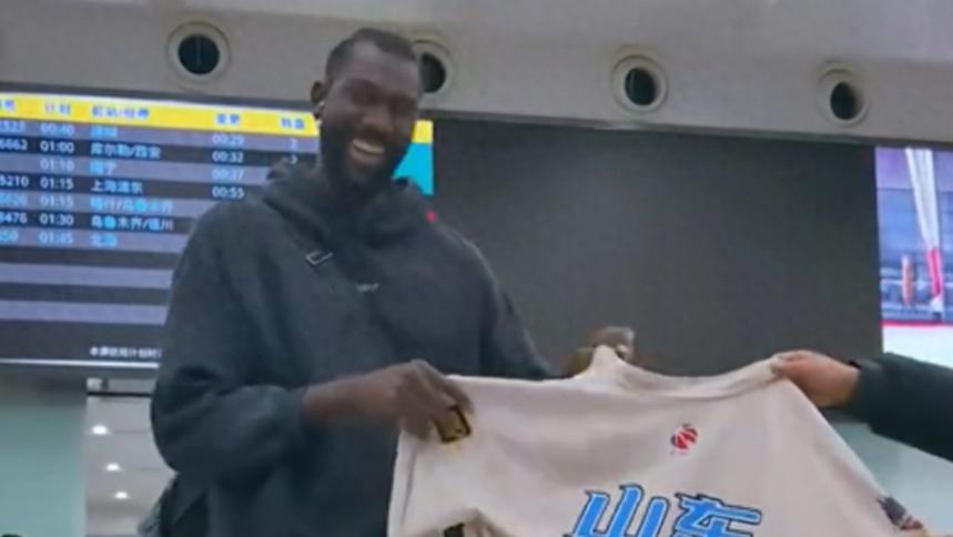 CBA外援动态：山东大外抵达，上海连签两将，同曦新外抵达南京！