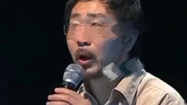 上海，女子得知丈夫竟出轨她表妹。愤而离婚。多年后儿子结婚，想让爸爸来出席婚礼。她