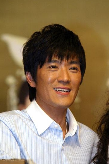杨子写小作文难过，不是因为和黄圣依分开。
他杨子在外面，小三小五小七一大堆的时候