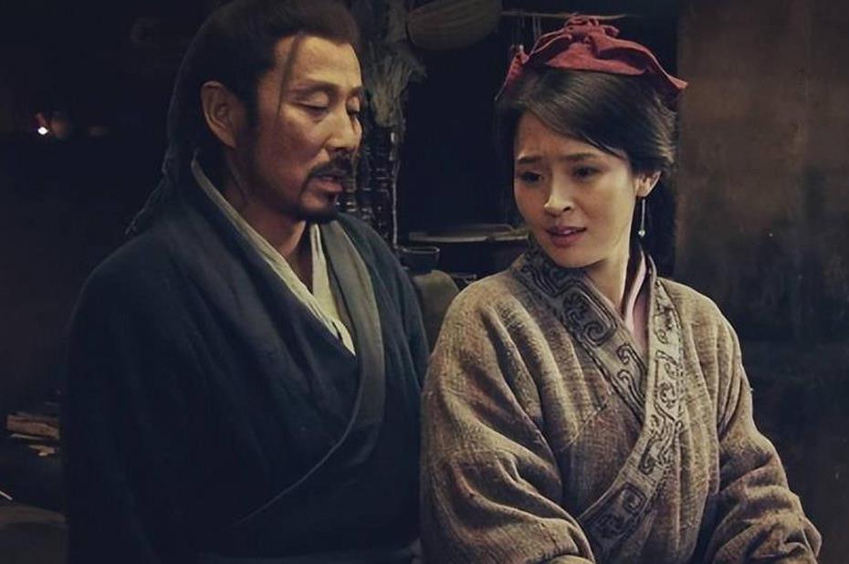刘邦当上皇帝后，突然想起自己和初恋曹寡妇还有一个儿子，就悄悄地跑去沛县找人。两人