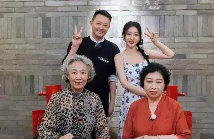 柳岩即使不能怀孕，她也不后悔！
去年，有消息传出，柳岩和印小天已经见了双方家长。