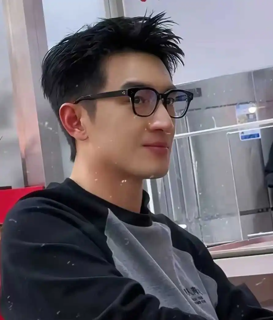学霸加帅气，林更新真是太会了！


