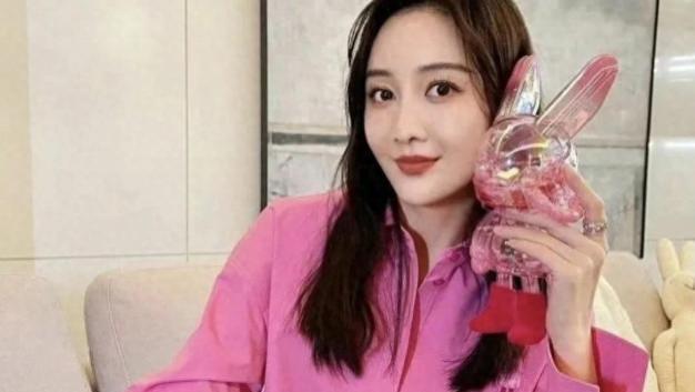 生完孩子的王欧越来越美丽啦！网友称赞她：美女中的美女！