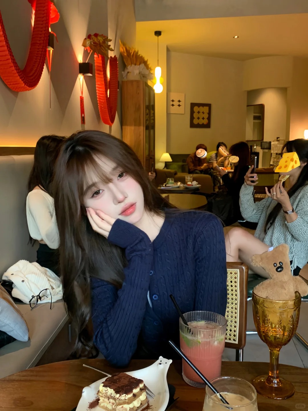 #咖啡店
#拍照姿势 #松弛感拍照