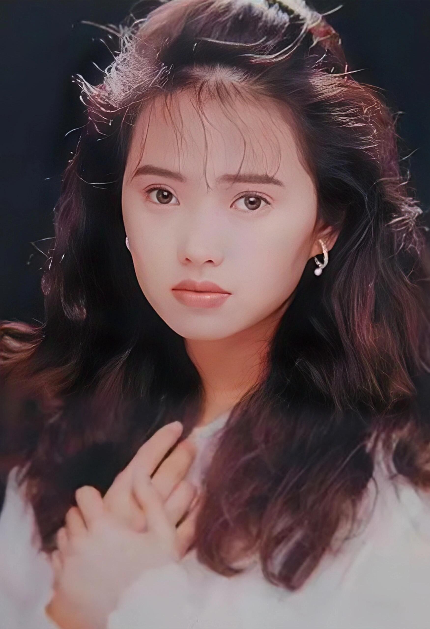 伊能静：一个自恋自怜又作儿的幸福小女人