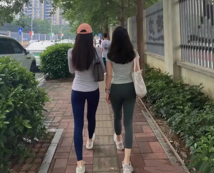 为什么练瑜伽的人一眼就能看出来？[大笑][大笑][大笑]
