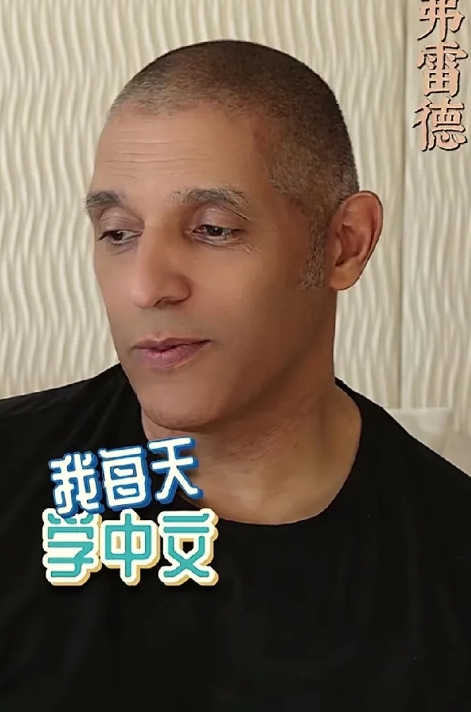 张咪外籍老公苦学中文，“我要成为她的声音”，不得不说，这老外真地道，张咪找到一个