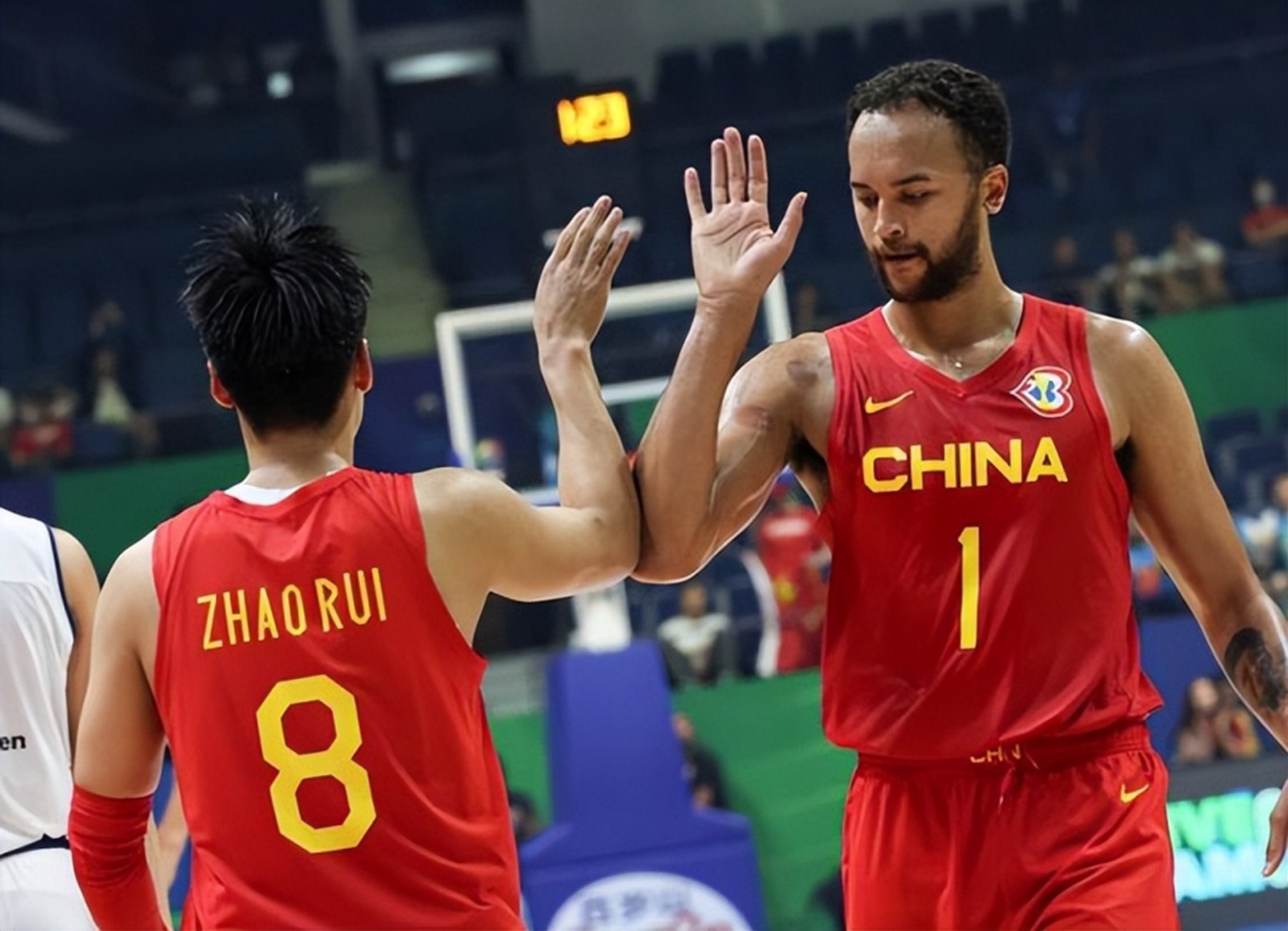 勇士将是中国球迷的主队，李凯尔来了
ESPN消息，自由球员李凯尔，计划和勇士先签