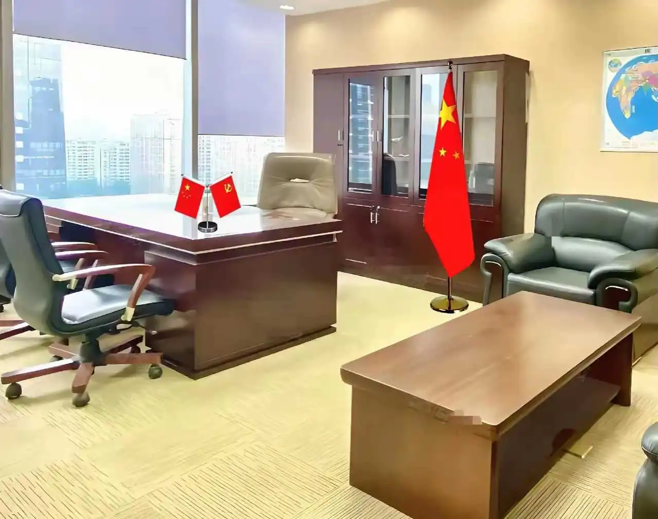 某省直机关正职办公室
省教育厅厅长办公室