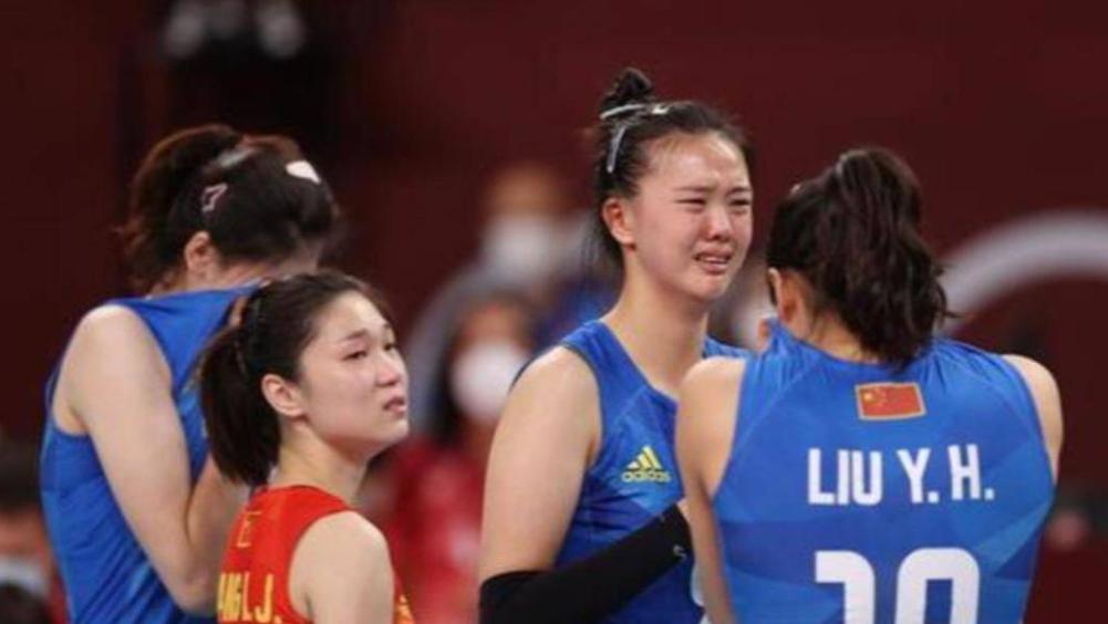 世联赛赛季首败 ：中国女排1-3加拿大，李盈莹轰24分一传失误致命