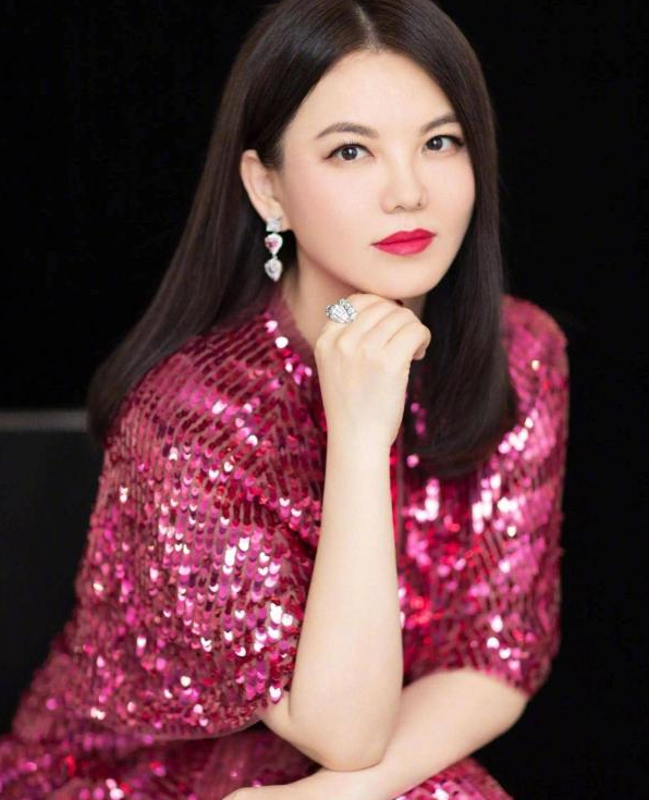 李湘：从主持到商界女强人，人生大道越走越宽
