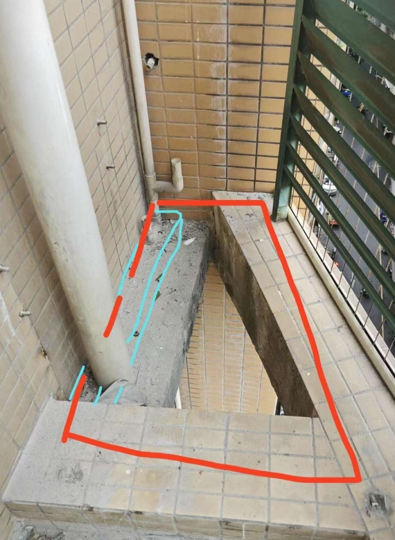 阳台三角区要怎么改造？急？ 打算封住，放东西，大家有什么好建议吗
