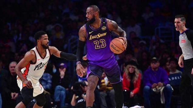 NBA：湖人队114-117惜败活塞！詹姆斯28分三双难救主！戴维斯19分