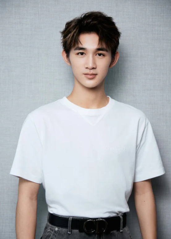 荣梓杉：艺考第一，中戏录取开启星途