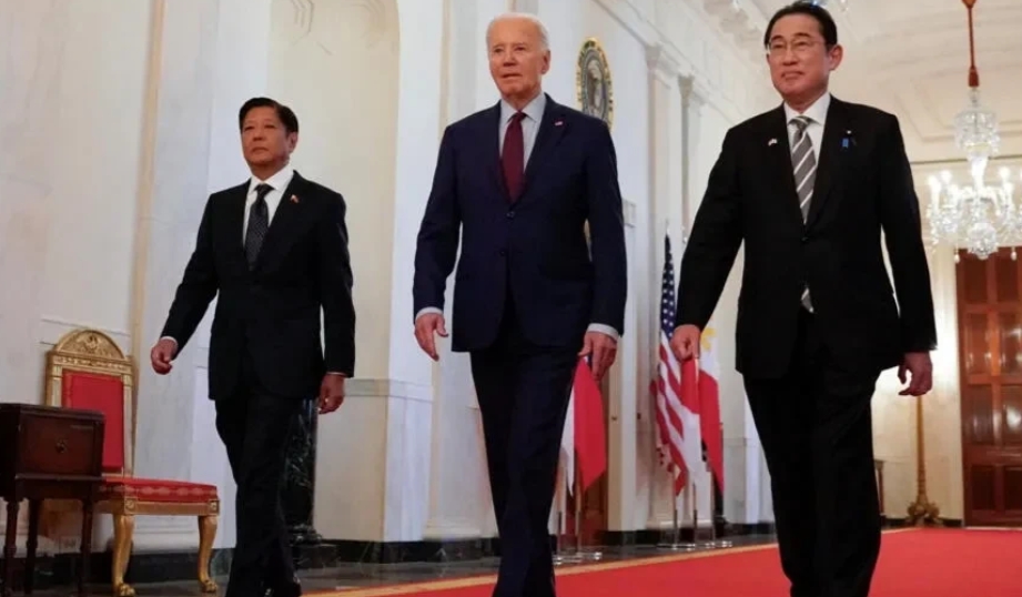 日本首相岸田文雄，纯粹胡说八道[发怒]
一派胡言，颠倒黑白，贼喊捉贼，倒打一耙
