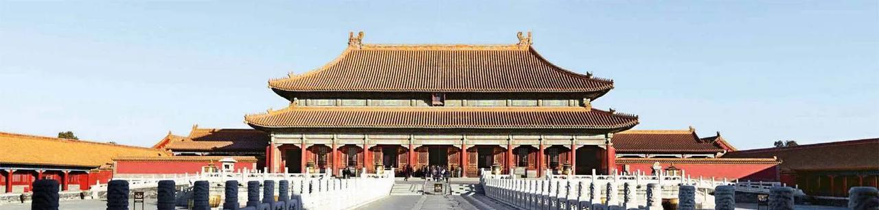 乾清宫是故宫内廷正殿，始建于明代永乐十八年（1420年），明、清两代曾因数次被焚