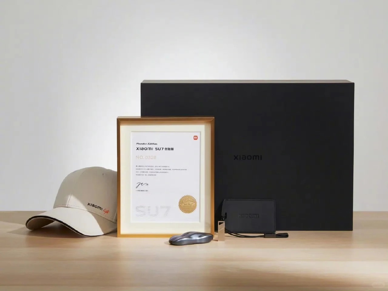 今天非常开心，是不是应该叫我雷厂长
三年前的豪言壮语，今天变成了现实，我会将一台