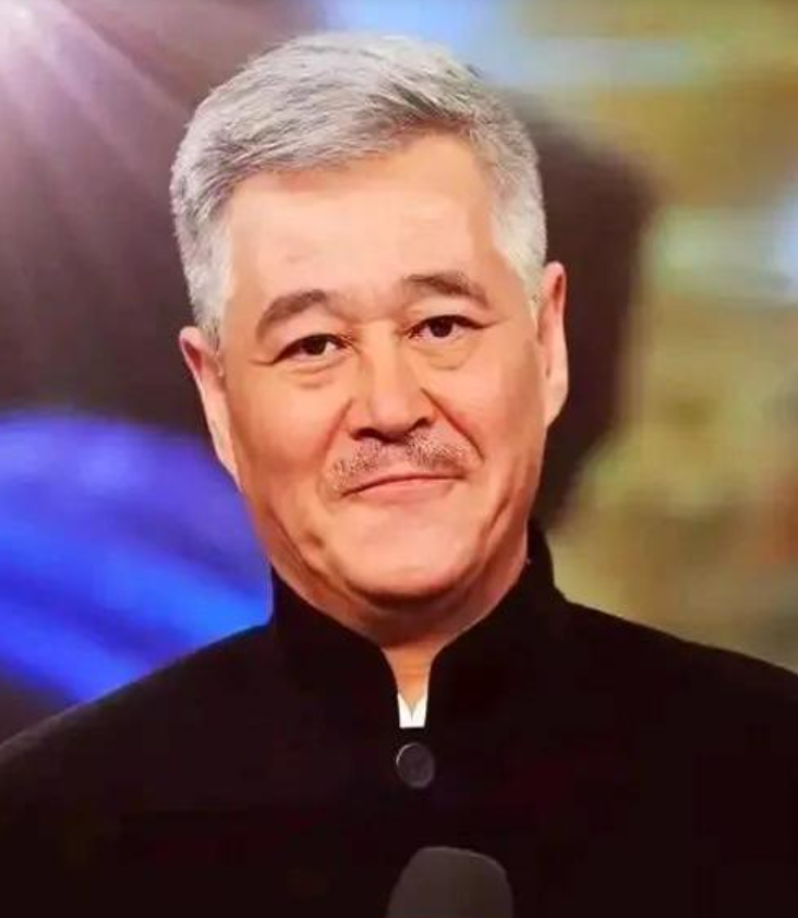 2008年，宋小宝跑到赵本山那儿，一脸诚恳地说：“师傅，我有个铁哥们儿，那喜剧天