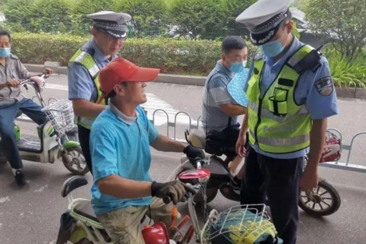 明知道解除电动车限速违规，为何屡禁不止？2个理由你怎么看
事实上，解除电动车限速