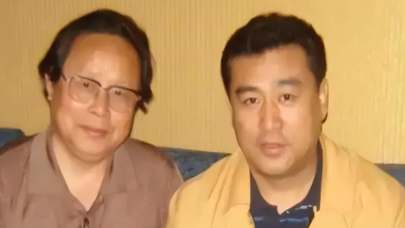 央视主持张宏民：32年0失误，63岁未婚未育，不影响给父母尽孝