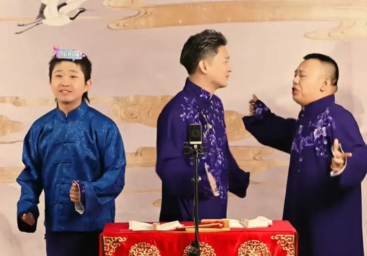 郭德纲一万个不允许德云社的演员，开直播说相声的，但是他的前任徒弟曹云金，却偏偏要