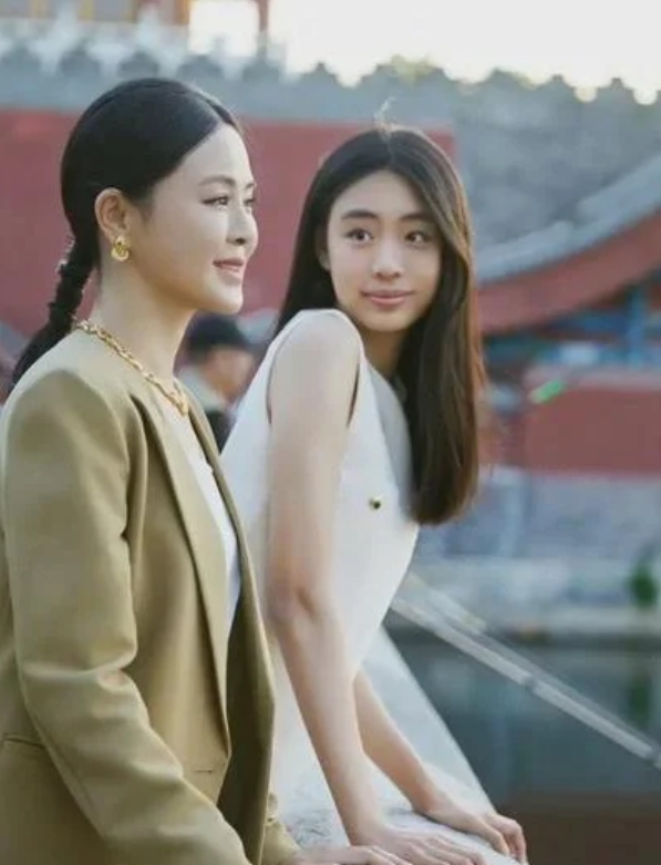 时光茬苒，母女携手共赴美好未来