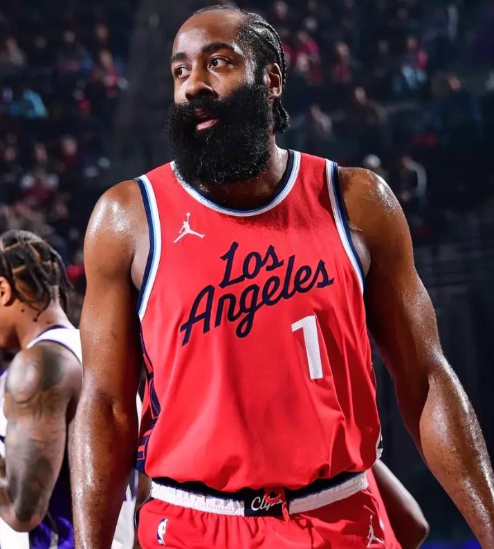 泪目了！哈登诠释什么叫大将风范！

哈登谈鲍威尔腿筋伤势，

慢慢来，在恢复10