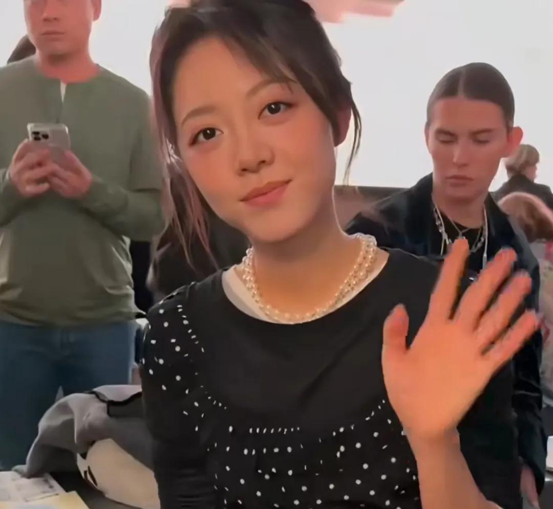 当年被称作国民闺女的4大童星，如今命运大不同啊！杨紫主演的《国色芳华》成为开年爆