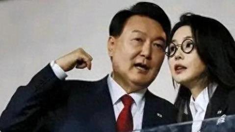 尹锡悦的逮捕令已下发，韩德洙被弹劾，崔相穆被调查，李在明跪下