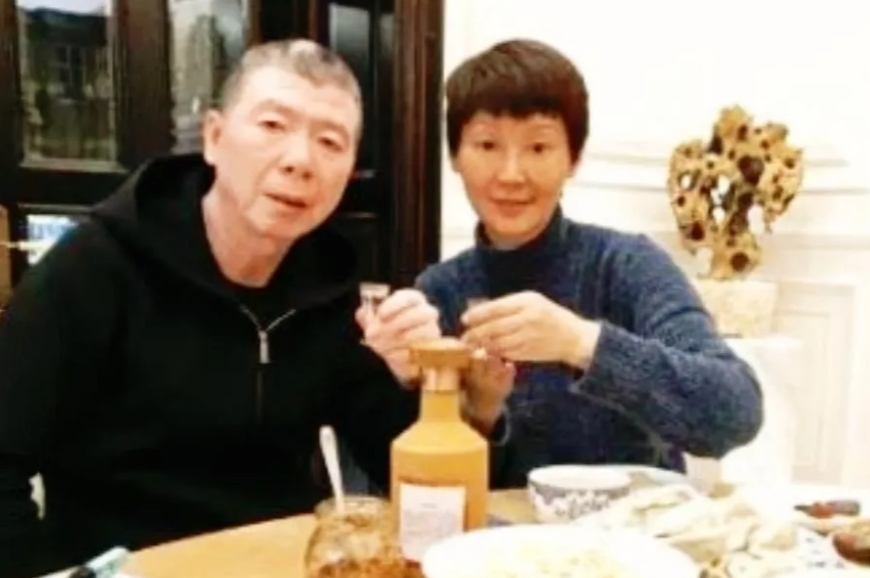 这应该对他来说是很庆幸的一件事吧！

对大家议论纷纷的他美国洛杉矶豪宅一事，他终